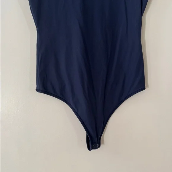 Abercrombie Women's Soft Matte Seamless Tee Bodysuit Navy Blue size Small - Picture 7 of 12